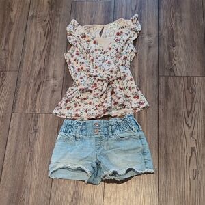 Monteau Lace Detail Top